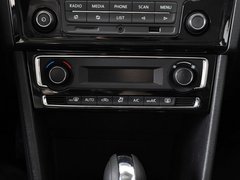 2013款 1.6L 自动 豪华型