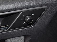 2013款 1.6L 自动 豪华型