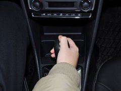 2013款 1.6L 自动 豪华型