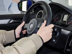 2013款 1.6L 自动 豪华型