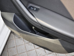 2013款 1.6L 自动 豪华型