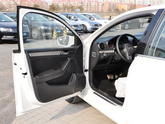 2013款 1.6L 自动 豪华型
