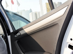 2013款 1.6L 自动 豪华型