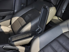 2013款 1.6L 自动 豪华型