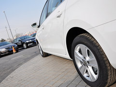 2013款 1.6L 自动 豪华型