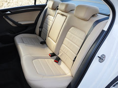 2013款 1.6L 自动 豪华型