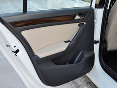 2013款 1.6L 自动 豪华型