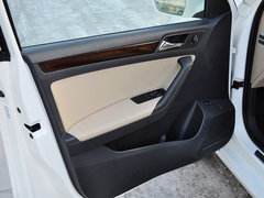 2013款 1.6L 自动 豪华型