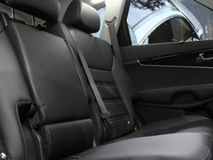 2015款 索兰托L 2.0T GDI 汽油4WD旗舰版 5座 国V