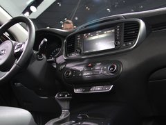2015款 索兰托L 2.0T GDI 汽油4WD旗舰版 5座 国V