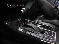 2015款 索兰托L 2.0T GDI 汽油4WD旗舰版 5座 国V