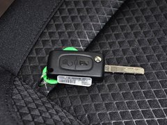 2013款 三厢 1.6L 手动 品尚型