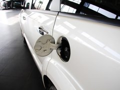 2013款 2.4L 自动 两驱尊尚版 7座
