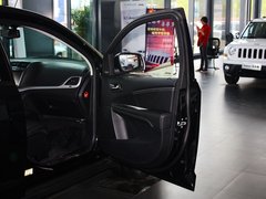 2013款 2.4L 自动 两驱尊尚版 7座