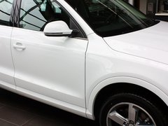 奥迪Q3 2013款 2.0T 35 TFSI quattro舒适型 5座