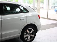 奥迪Q3 2013款 2.0T 35 TFSI quattro舒适型 5座