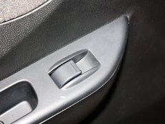 2013款 1.3L 手动 豪华型