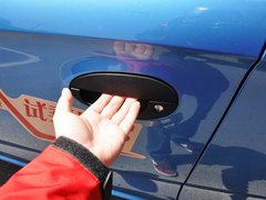 2013款 1.0L 手动 快乐版