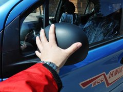 2013款 1.0L 手动 快乐版