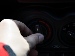 2013款 1.0L 手动 快乐版