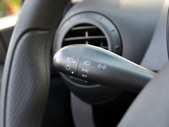 2013款 1.0L 手动 活力版