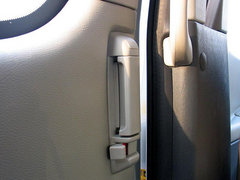 2007款 2.4L 手动 金色之旅标准9座4G64S4M