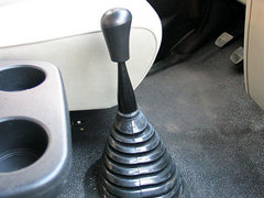 2007款 2.4L 手动 金色之旅标准9座4G64S4M