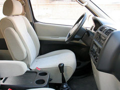 2007款 2.4L 手动 金色之旅标准9座4G64S4M