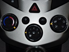 2013款 三厢 1.4L 自动 时尚天窗版