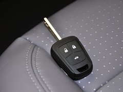 2013款 三厢 1.6 自动 SX
