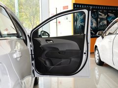 2013款 三厢 1.6 自动 SX