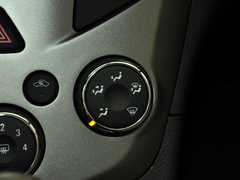 2013款 三厢 1.6 自动 SX