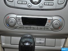 2013款 三厢 1.8L 自动 经典时尚型