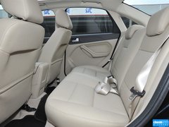 2013款 三厢 1.8L 自动 经典时尚型