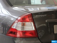 2013款 三厢 1.8L 自动 经典时尚型