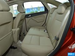 2013款 三厢 1.8L 手动 经典时尚型