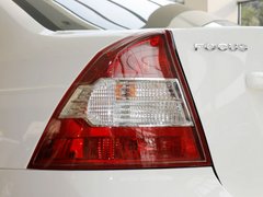 2013款 三厢 1.8L 自动 经典基本型