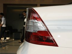 2013款 三厢 1.8L 自动 经典基本型