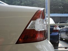 2013款 三厢 1.8L 自动 经典基本型