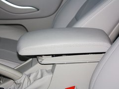 2013款 2.3L 自动 尊贵型