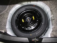 2013款 1.6L 手动 三厢冠军版