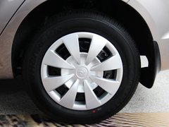 2013款 1.6L 手动 三厢冠军版