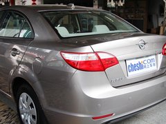 2013款 1.6L 手动 三厢冠军版