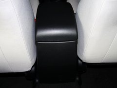 2013款 1.6L 手动 三厢冠军版