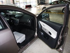 2013款 1.6L 手动 三厢冠军版