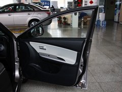 2013款 1.6L 手动 三厢冠军版
