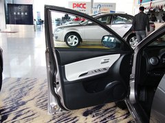 2013款 1.6L 手动 三厢冠军版