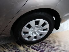 2013款 1.6L 手动 三厢冠军版