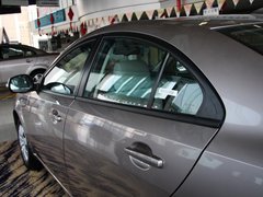 2013款 1.6L 手动 三厢冠军版