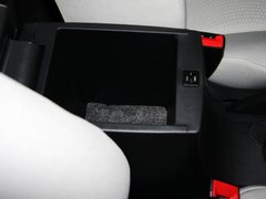 2013款 1.6L 手动 三厢冠军版